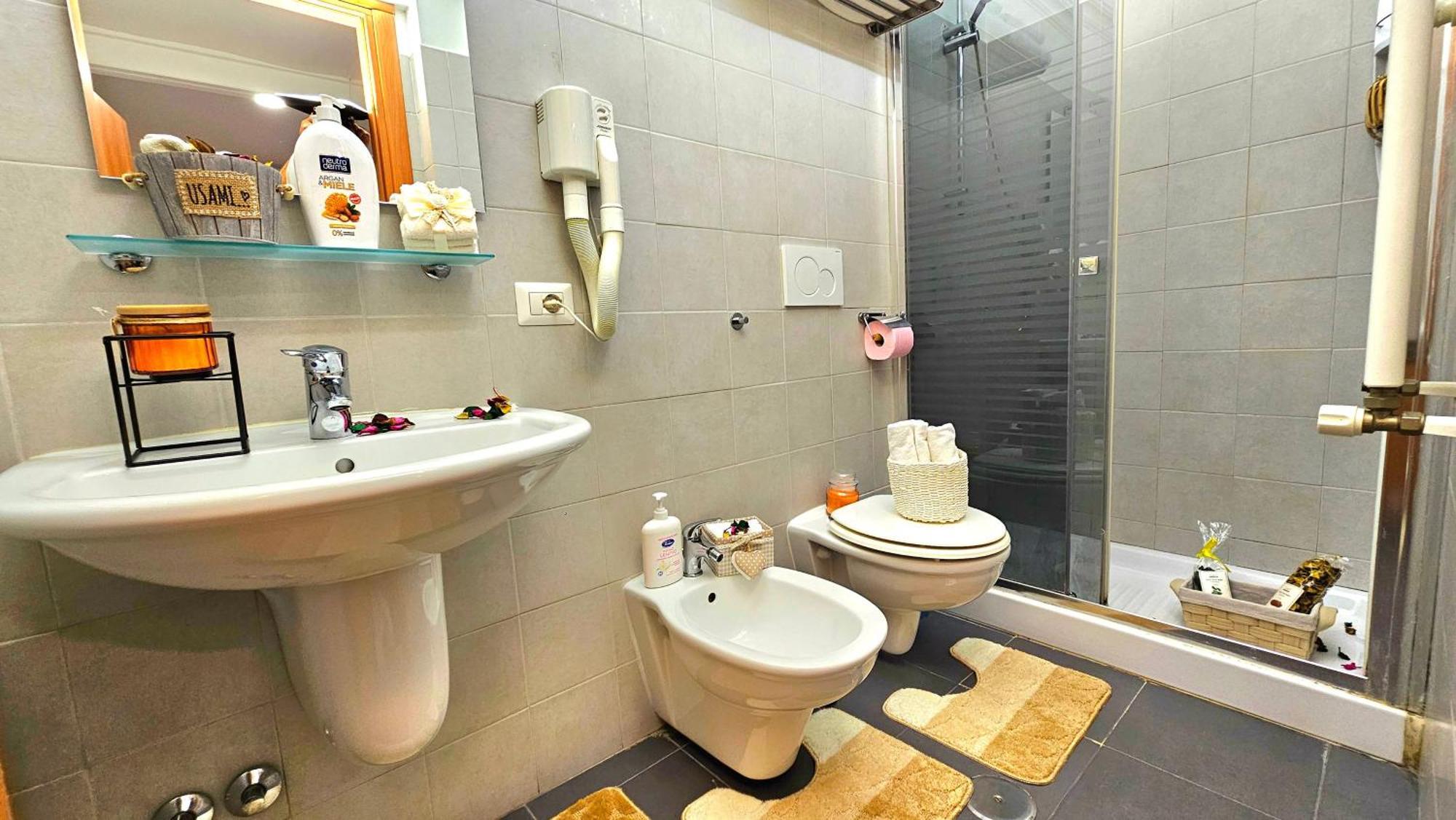 A Casa Simpatia Roma - Free Parking If You Book 4 Nights Bed & Breakfast Dış mekan fotoğraf
