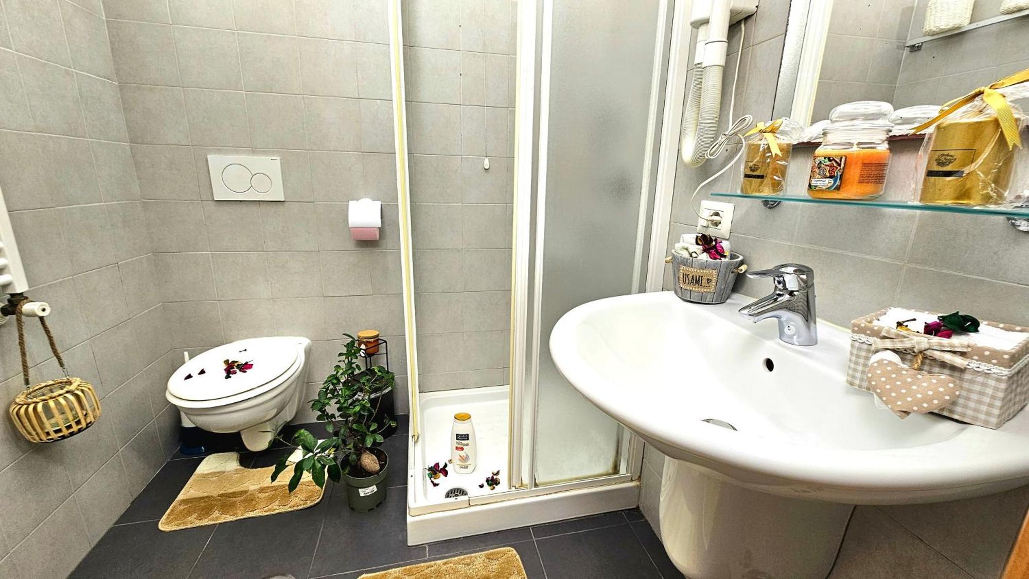 A Casa Simpatia Roma - Free Parking If You Book 4 Nights Bed & Breakfast Dış mekan fotoğraf