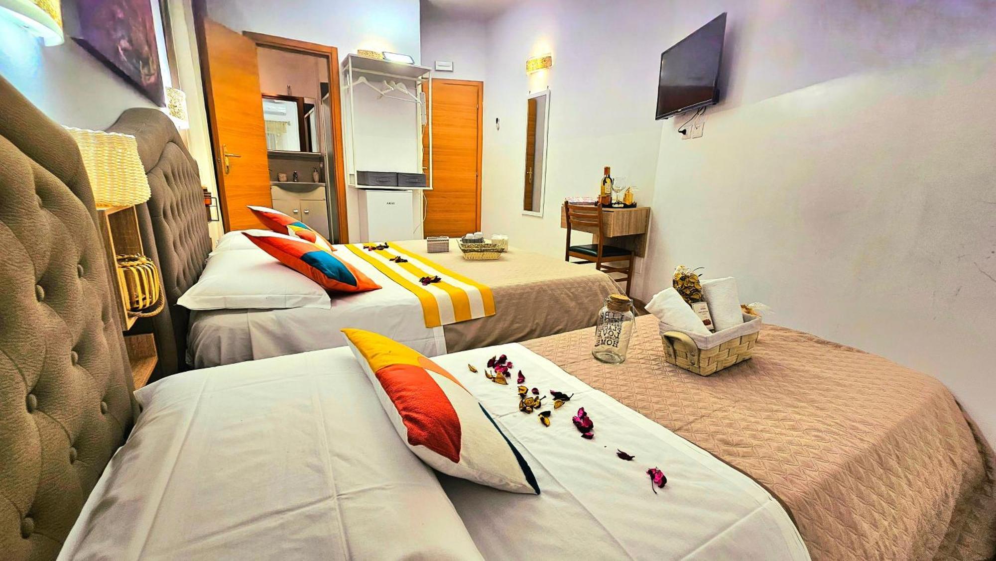 A Casa Simpatia Roma - Free Parking If You Book 4 Nights Bed & Breakfast Dış mekan fotoğraf